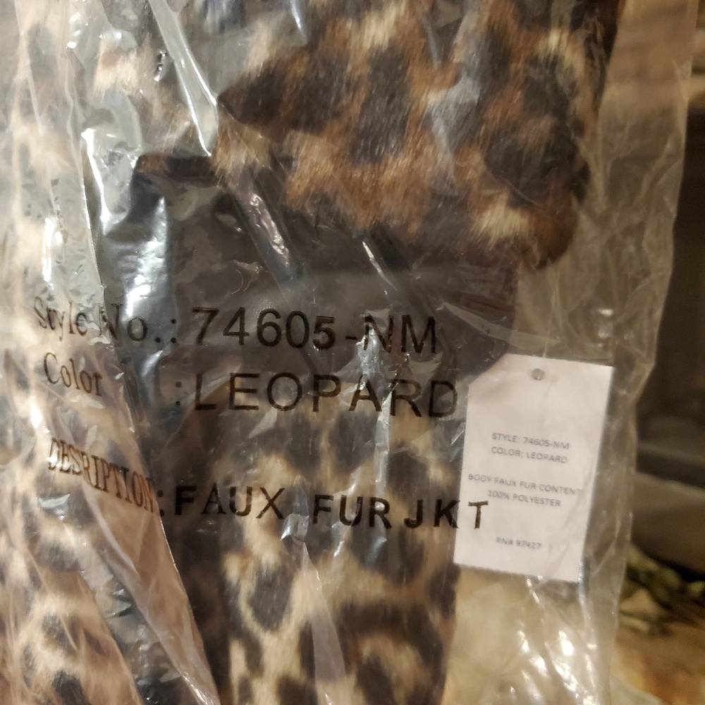 ❤️Last Chance !! Neiman Marcus  Faux-Fur Leopard Faux-Leather Trim Coat - Picture 10 of 11